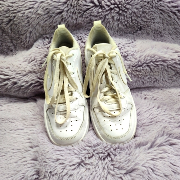 Nike Air Force 2004 white on white leather low trainers tennis shoes size 